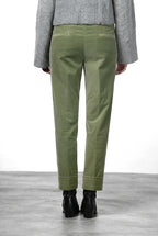 New York Carrot women’s chino pants in smooth velvet with carrot fit ①