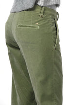 New York Carrot women’s chino pants in smooth velvet with carrot fit ①