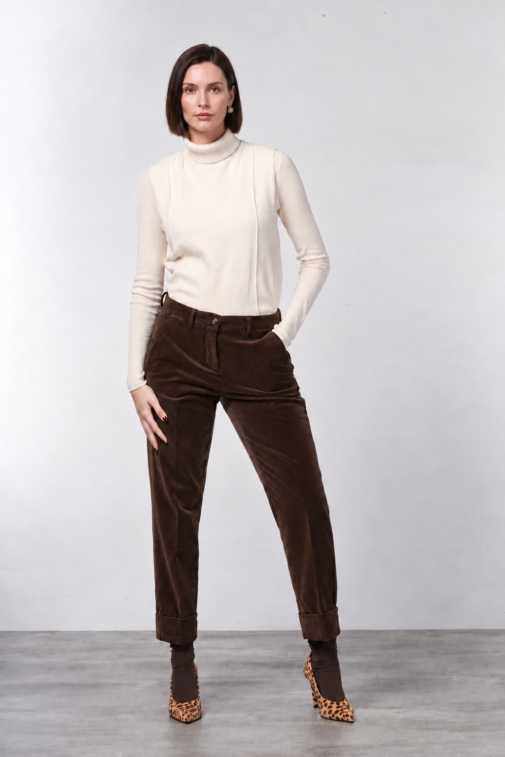 New York Carrot Chinohose für Damen aus glattem Samt mit carrot fit ①
