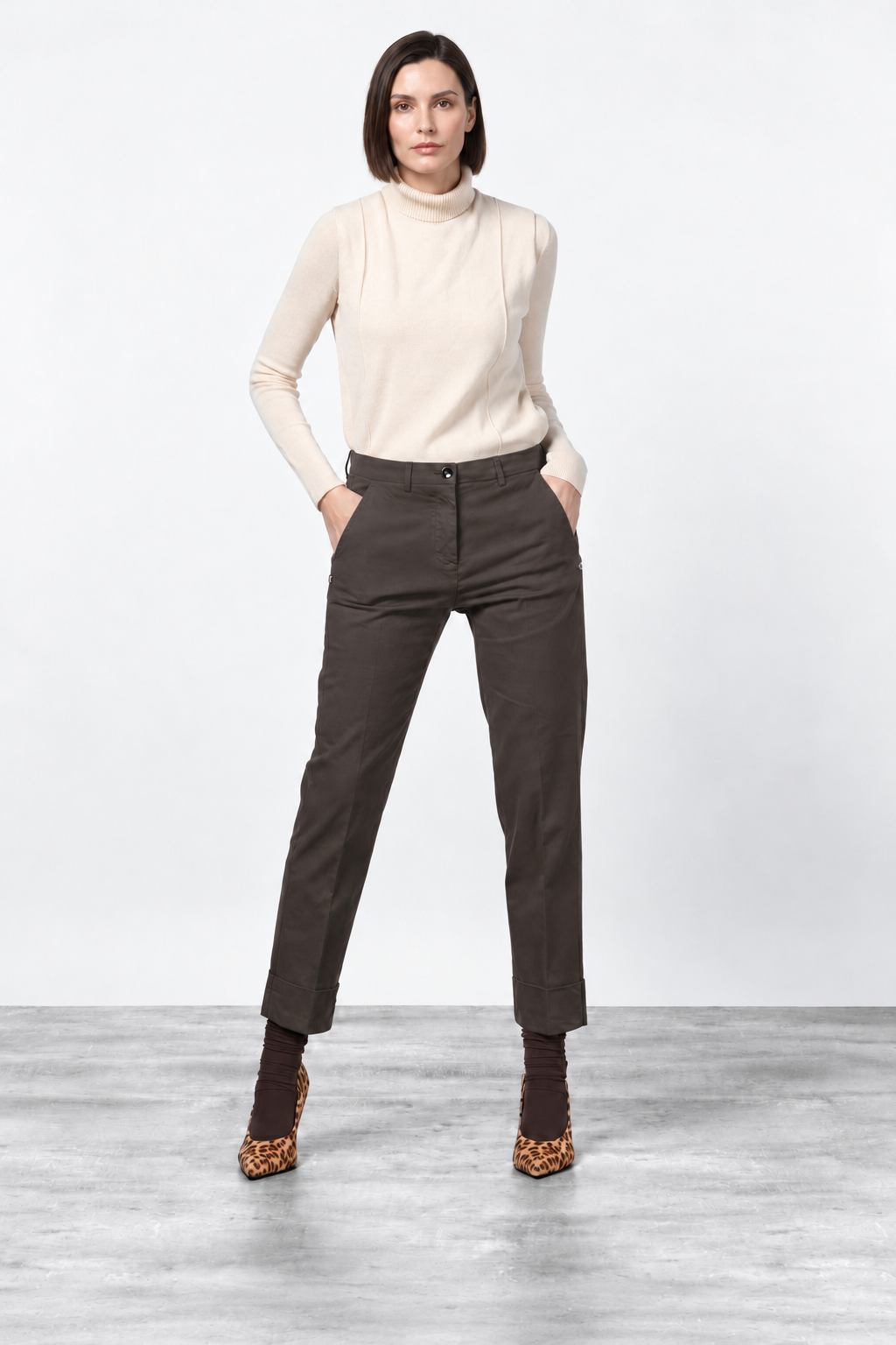 New York Carrot women’s chino trousers in satin with carrot fit ①