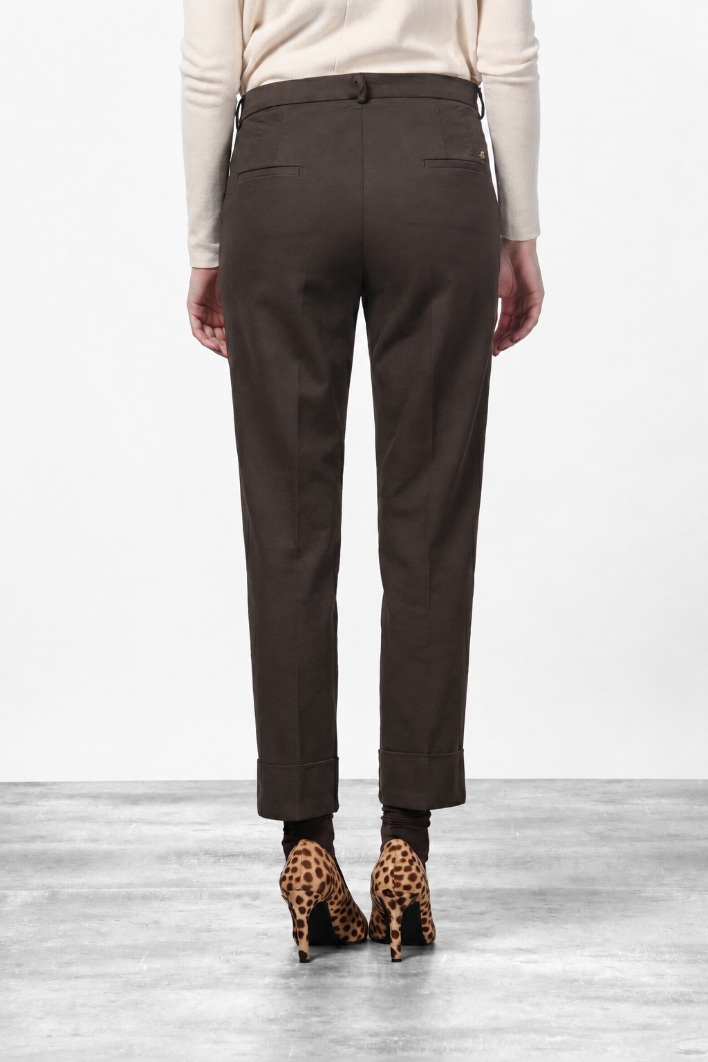 New York Carrot Damen-Chinohose aus Satin mit Carrot Fit ①