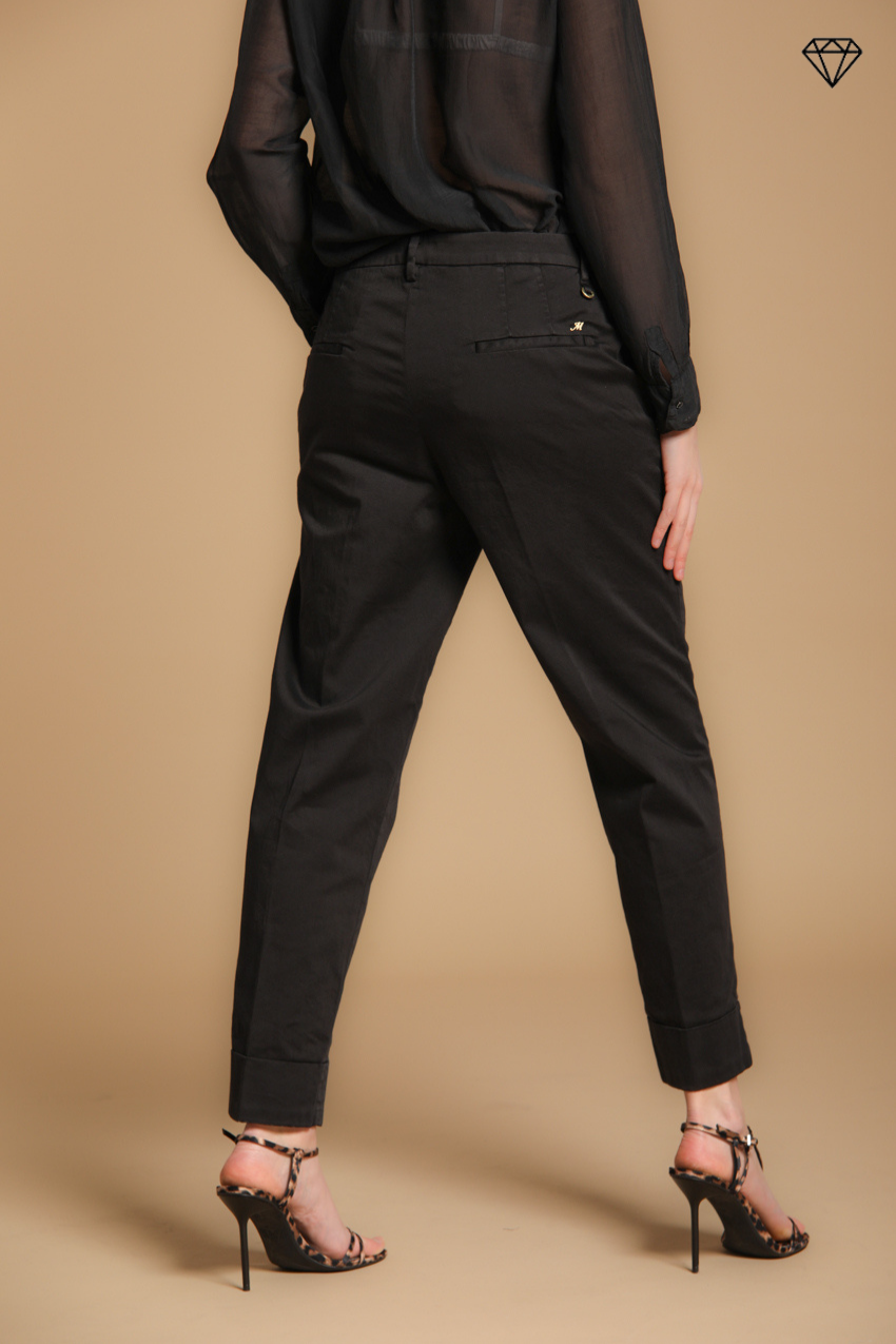 New York Damen Chino Hose aus Stretch-Satin im Carrot Fit ①