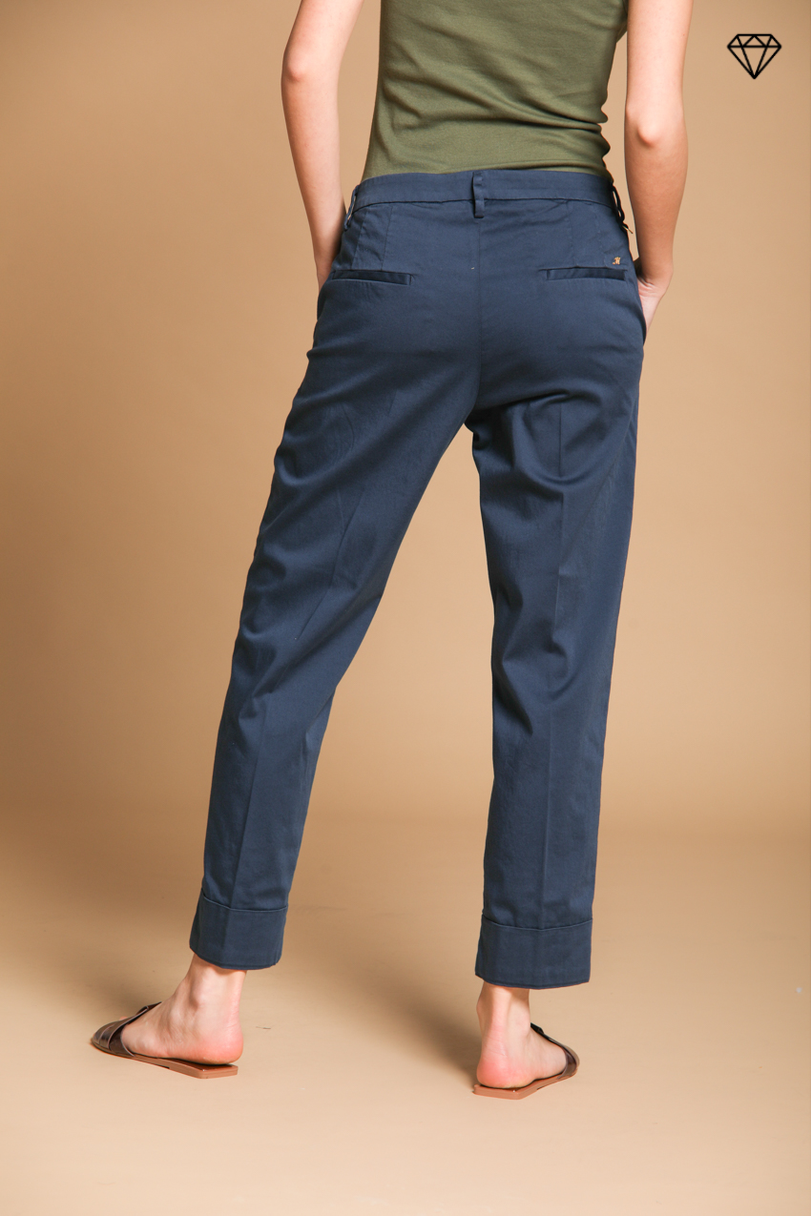 New York Damen Chino Hose aus Stretch-Satin im Carrot Fit ①