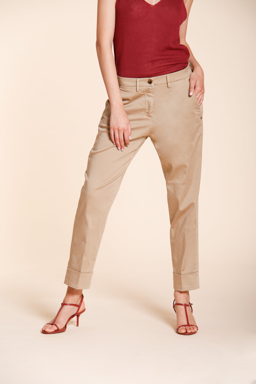 New York Carrot pantalon chino femme en satin stretch carrot fit ①