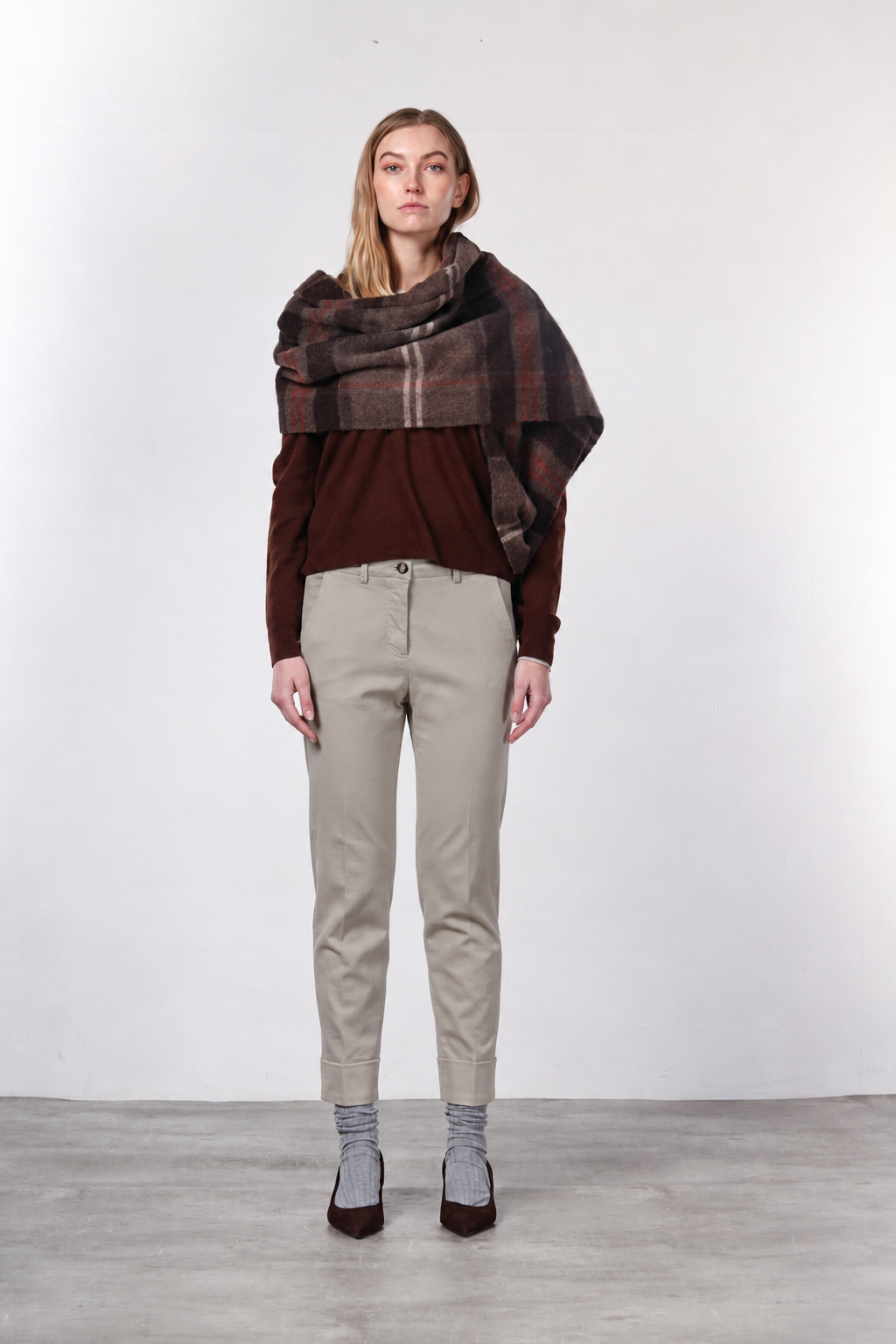 New York Carrot pantalone chino donna in gabardina cotone e lana carrot fit ①