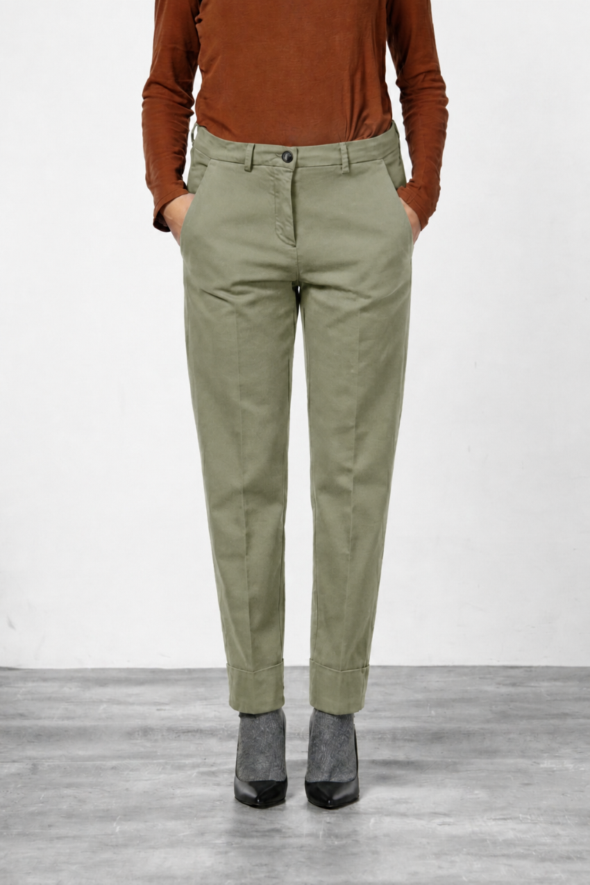 New York Carrot pantalone chino donna in gabardina cotone e lana carrot fit ①