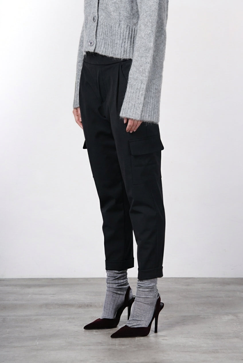 Chile Jogger women’s cargo pants in wool with relaxed fit