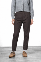 New York Jogger women’s chino pants in stretch twill with relaxed fit