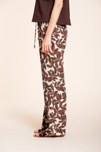Dettaglio tasca pantalone chino jogger donna New York Cozy Straight Mason's latte in mussola stampa ramage SS26