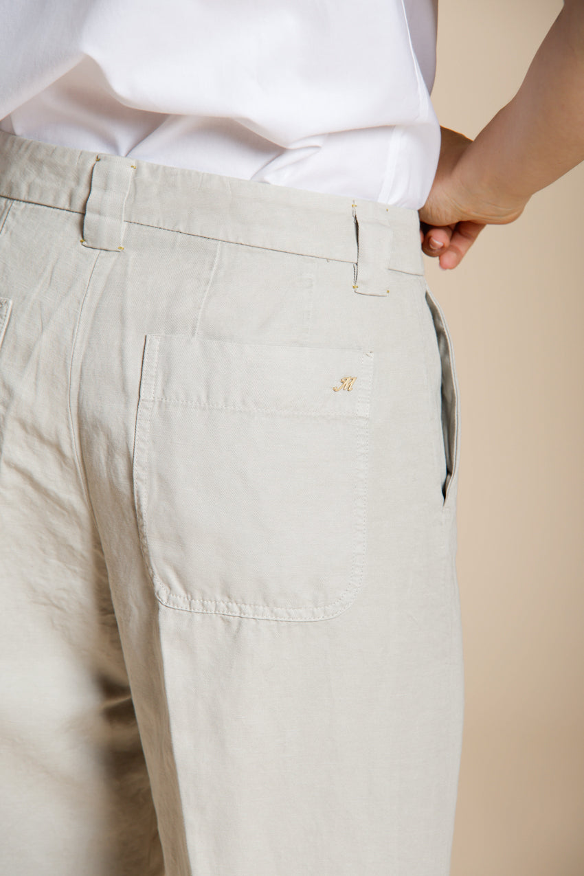 Dettaglio vita pantalone chino donna New York Studio Cropped Mason's celeste in cotone SS26