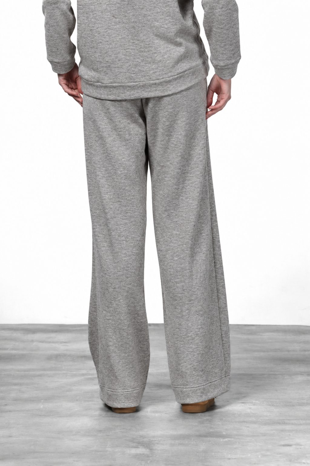 New York Studio Elax women’s chino pants in knit-effect jersey with straight fit