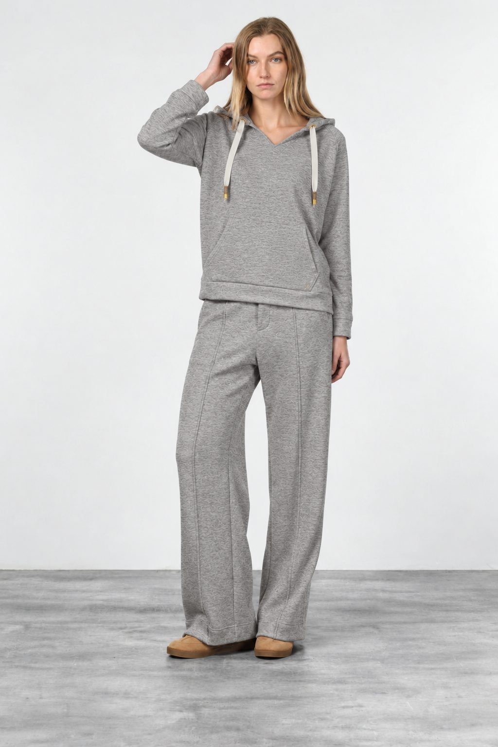New York Studio Elax women’s chino pants in knit-effect jersey with straight fit