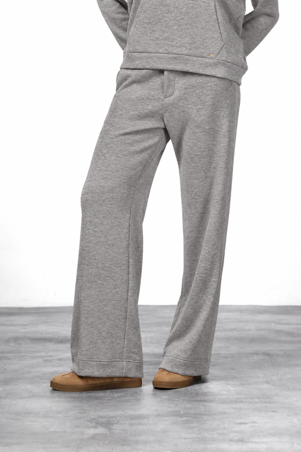 New York Studio Elax women’s chino pants in knit-effect jersey with straight fit