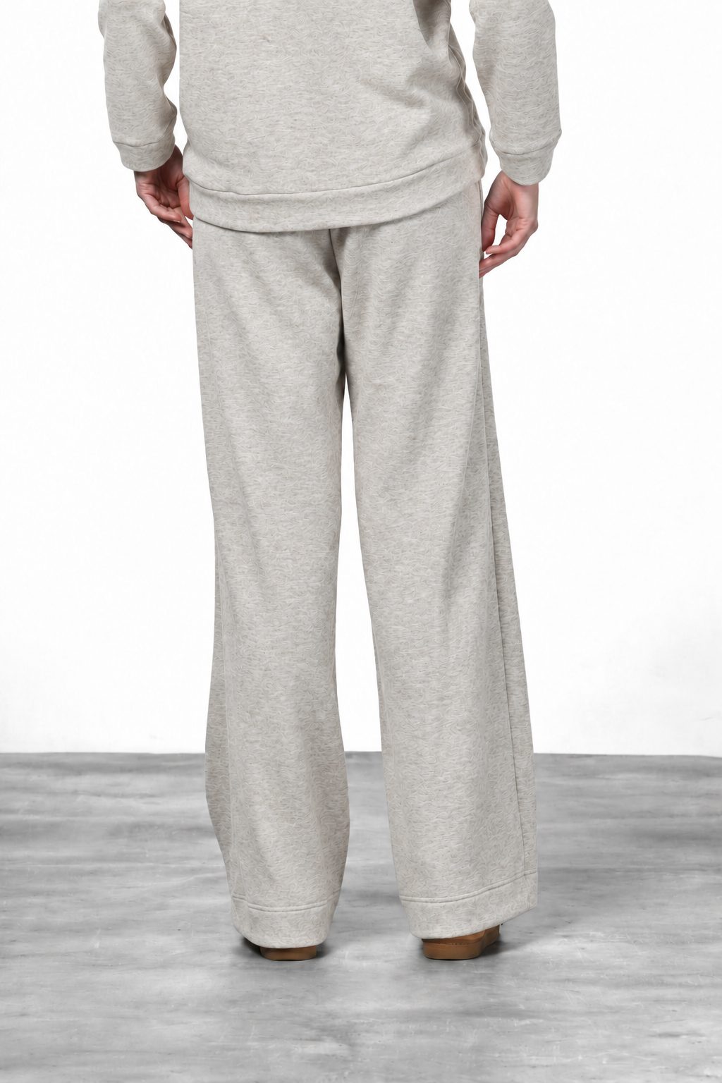 New York Studio Elax women’s chino pants in knit-effect jersey with straight fit
