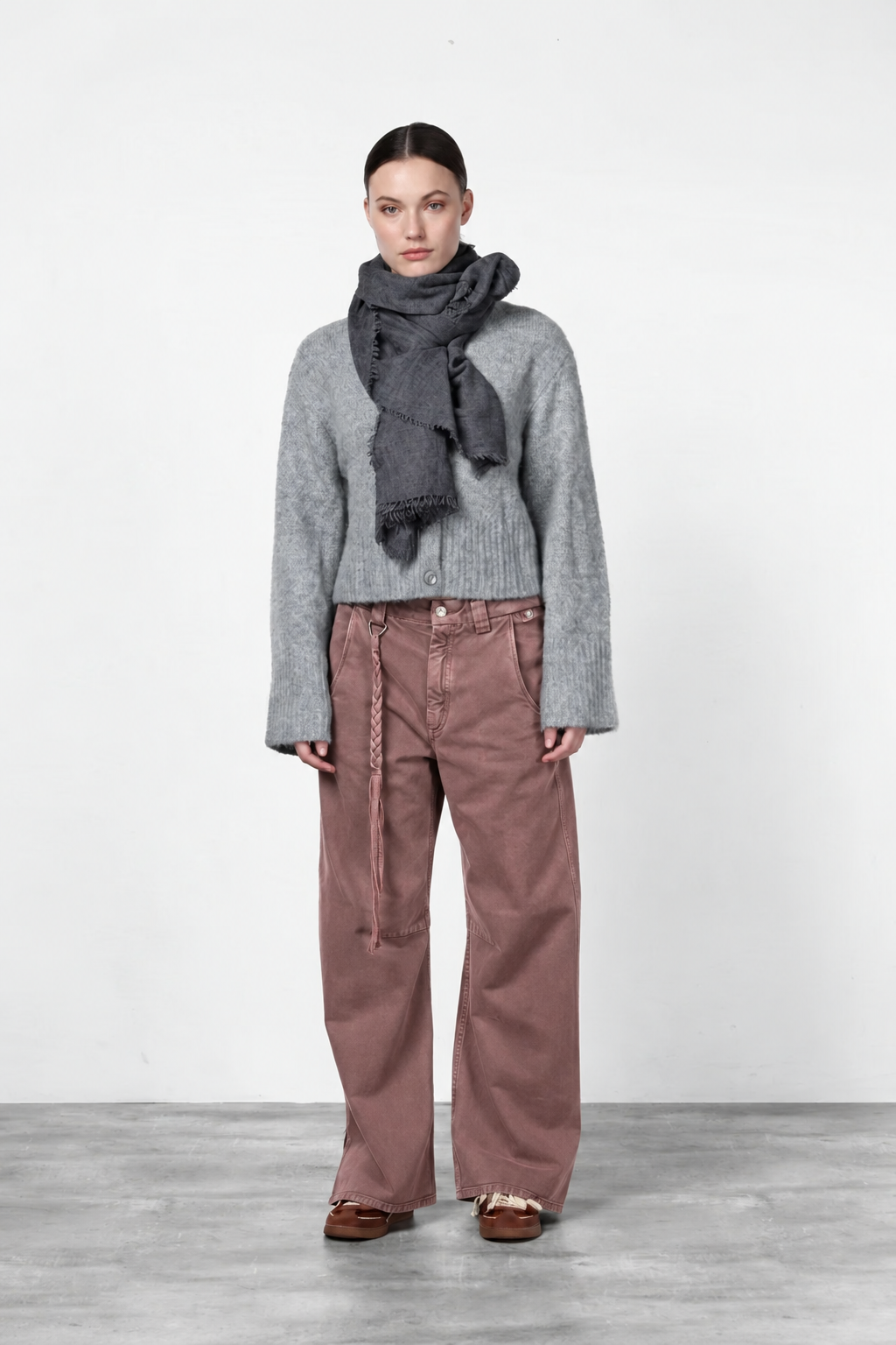 Violette pantalón chino de mujer en twill balloon fit ①
