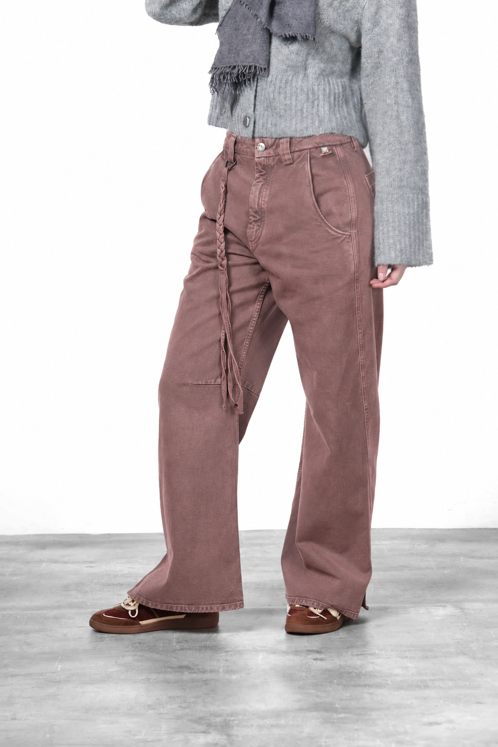 Violette pantalón chino de mujer en twill balloon fit ①
