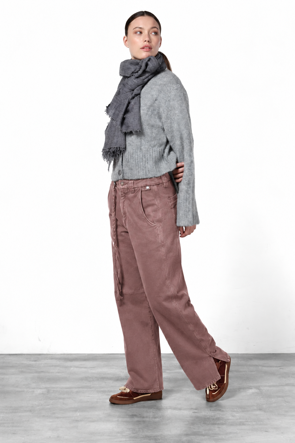 Violette pantalón chino de mujer en twill balloon fit ①
