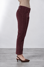 New York Slim pantalón chino de mujer en pana de canalé ancho slim fit ①