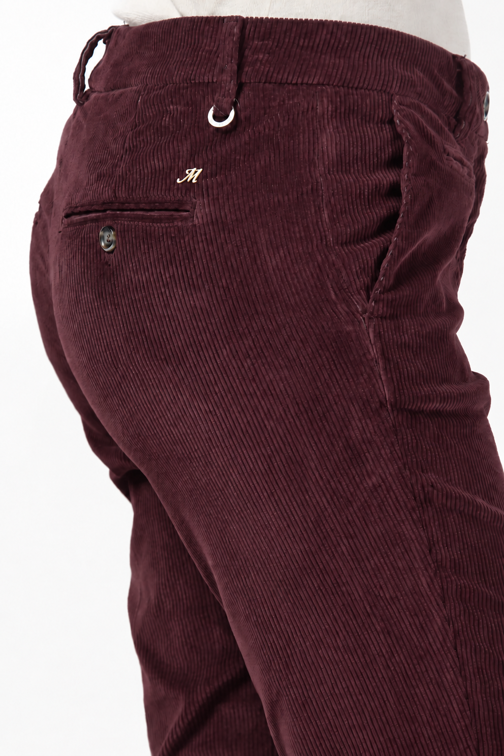 New York Slim pantalón chino de mujer en pana de canalé ancho slim fit ①