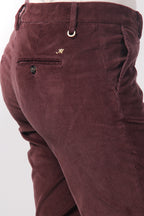 New York Slim women’s chino pants in wide-wale velvet with slim fit ①