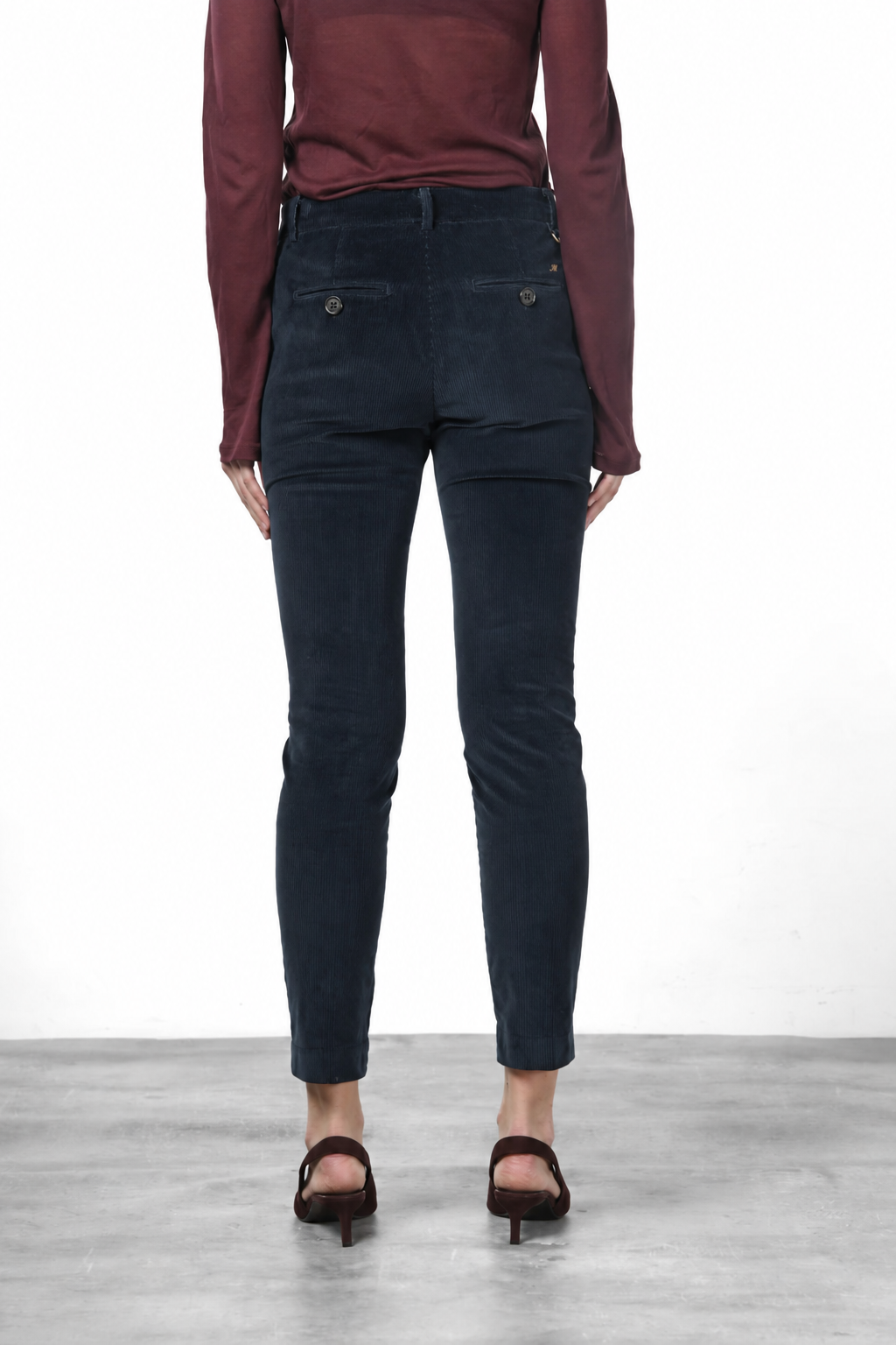 New York Slim pantalone chino donna in velluto a costa grande slim fit ①