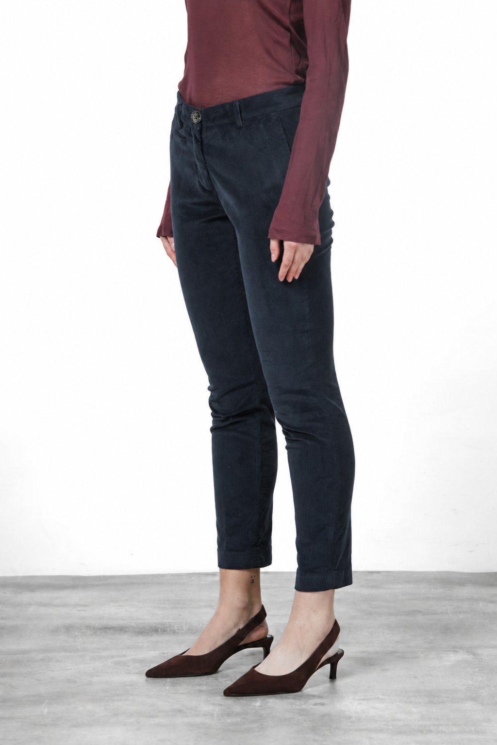 New York Slim pantalone chino donna in velluto a costa grande slim fit ①