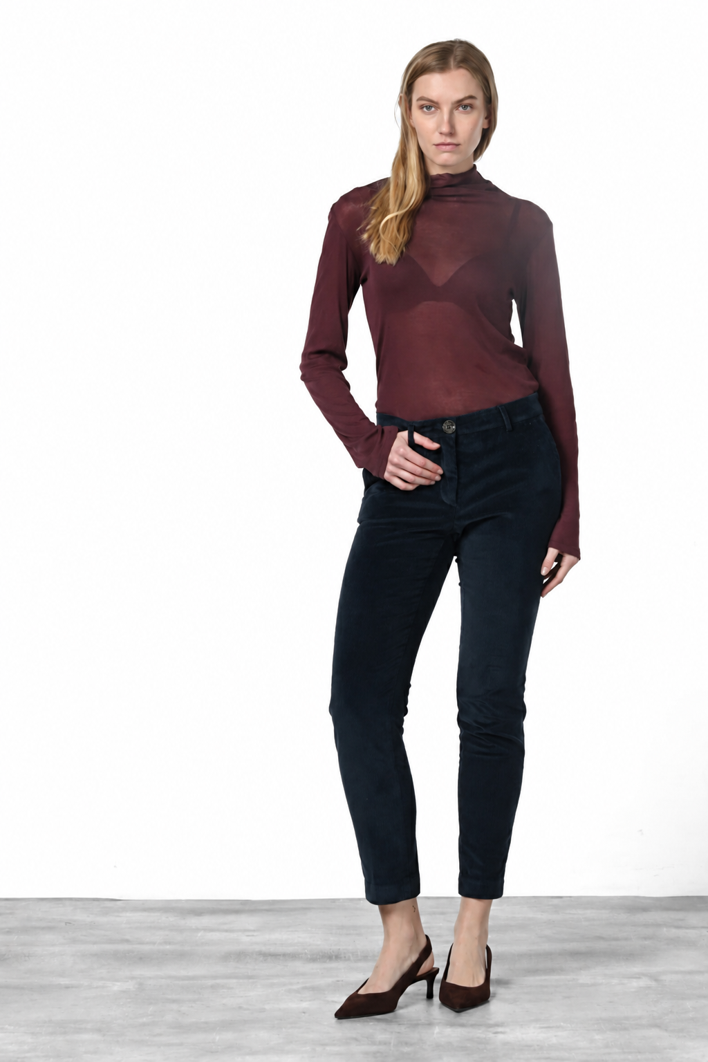New York Slim pantalone chino donna in velluto a costa grande slim fit ①