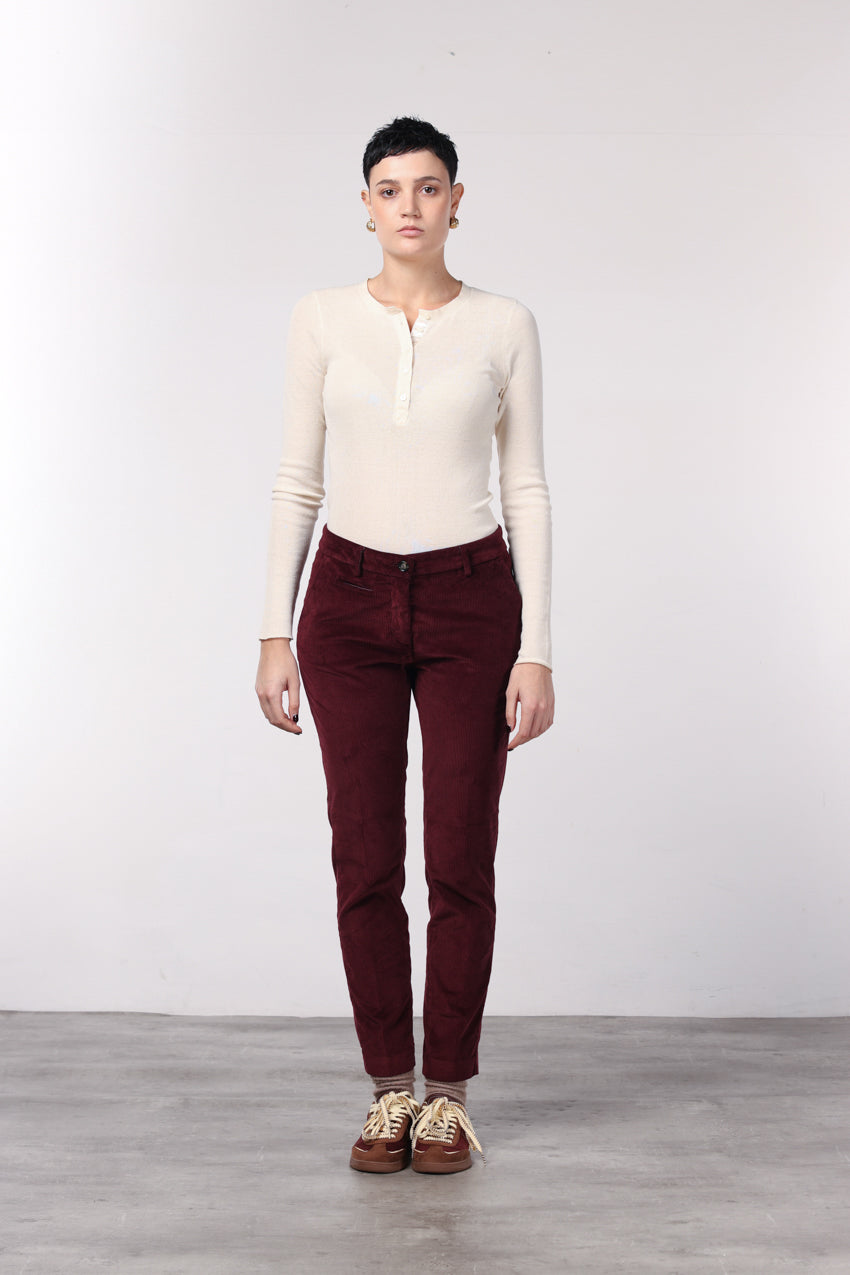 New York Slim pantalone chino donna in velluto a costa grande slim fit ①