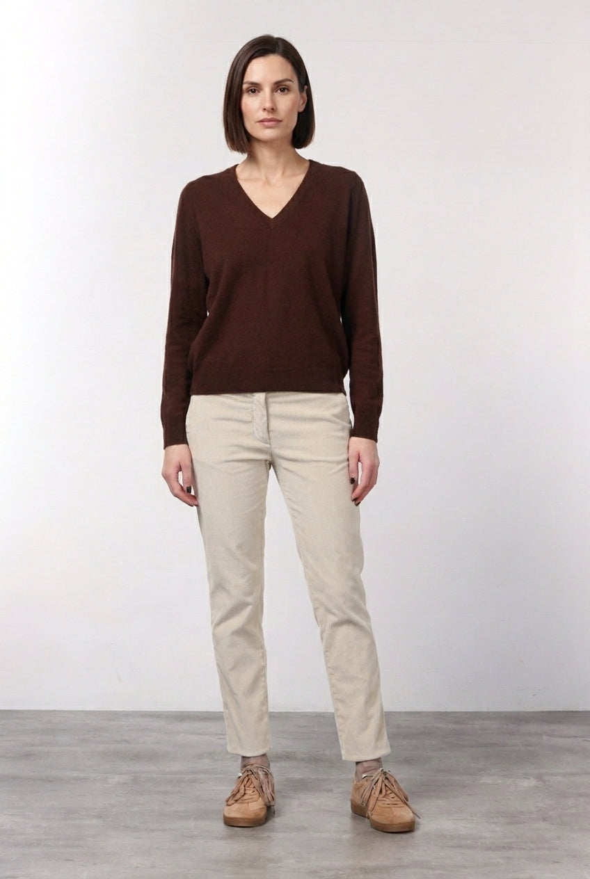 New York Slim Chinohose für Damen aus breit geripptem Samt mit slim fit ①
