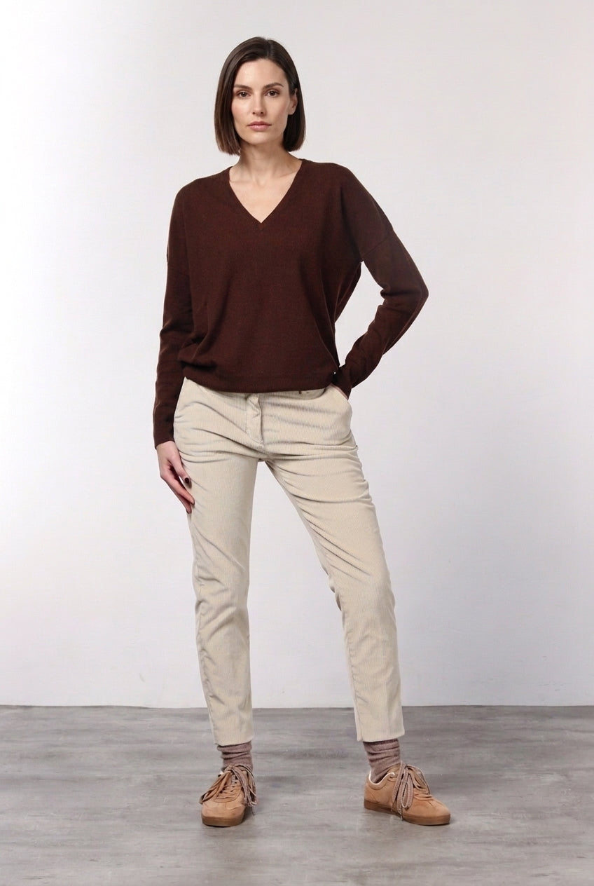 New York Slim Chinohose für Damen aus breit geripptem Samt mit slim fit ①
