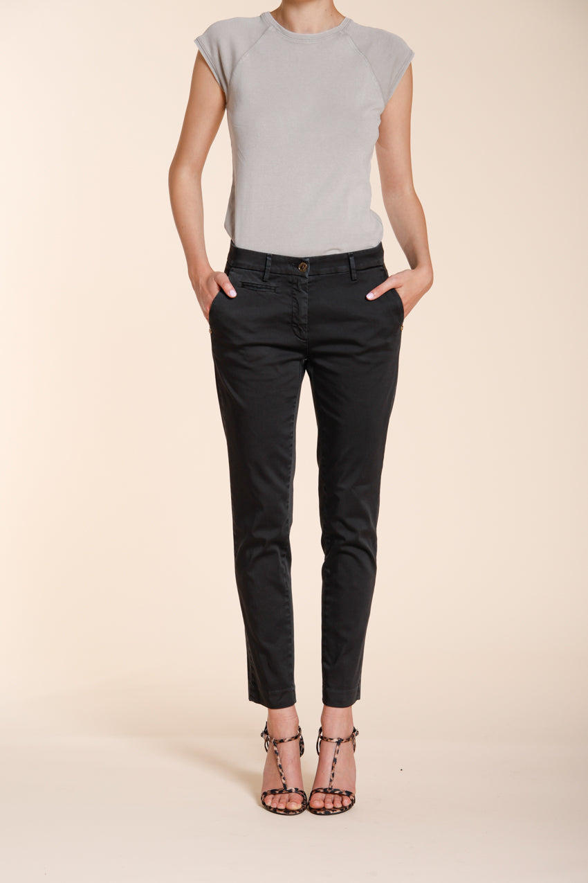 New York Slim Hose Chino Damen aus Stretch-Satin slim fit ①