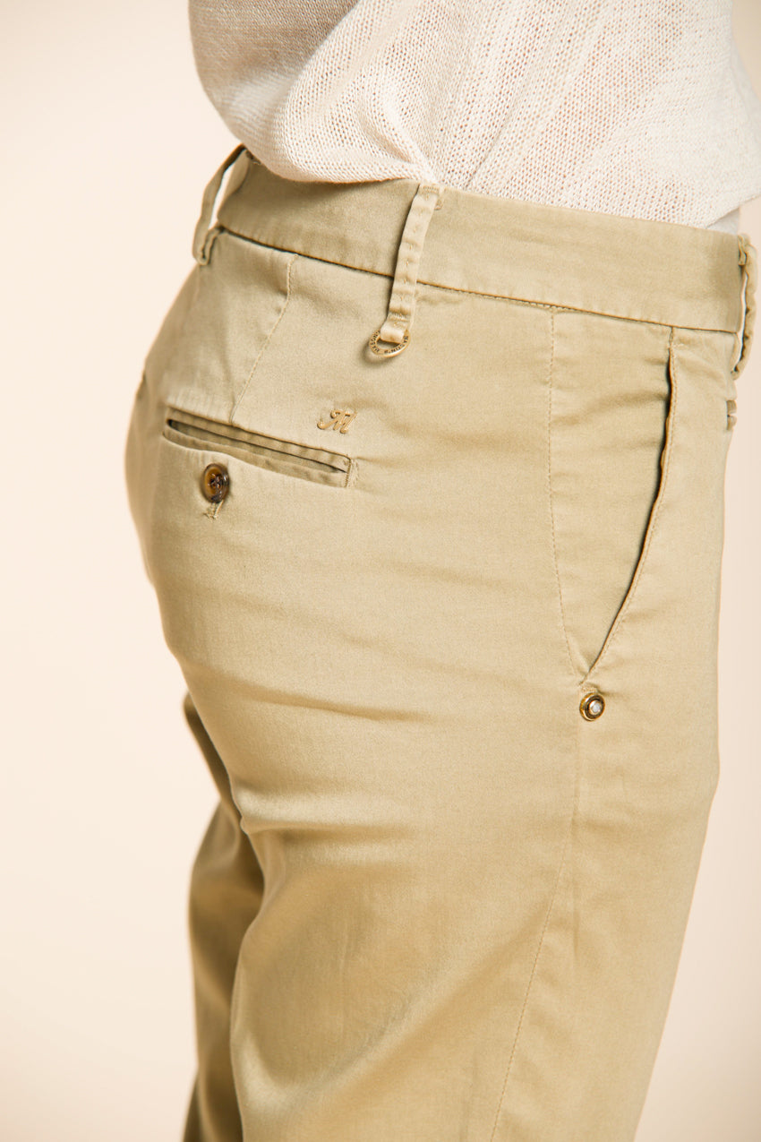 New York Slim Hose Chino Damen aus Stretch-Satin slim fit ①