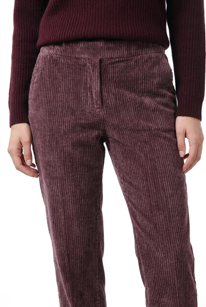 Malibu Jogger City women’s chino pants in wide-wale velvet with relaxed fit
