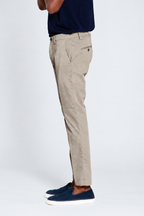 Milano pantalón chino hombre en gabardina stretch extra slim fit ①