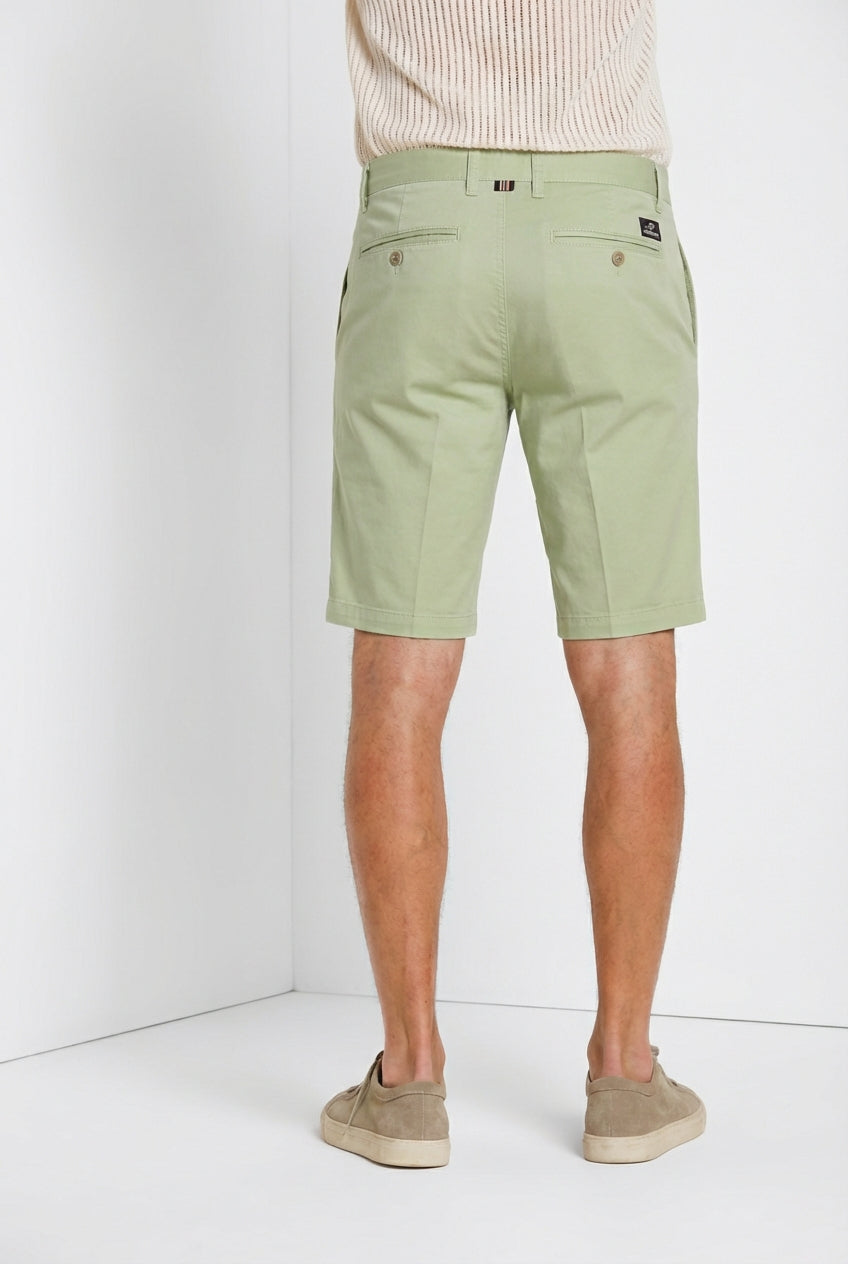 London men's chino bermuda in stretch gabardine regular fit ①