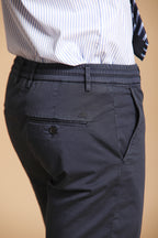 Milano Jogger Travel Herren Chino Jogger Bermuda  in technischem Travel Stretch Satin-Gewebe Slim Fit