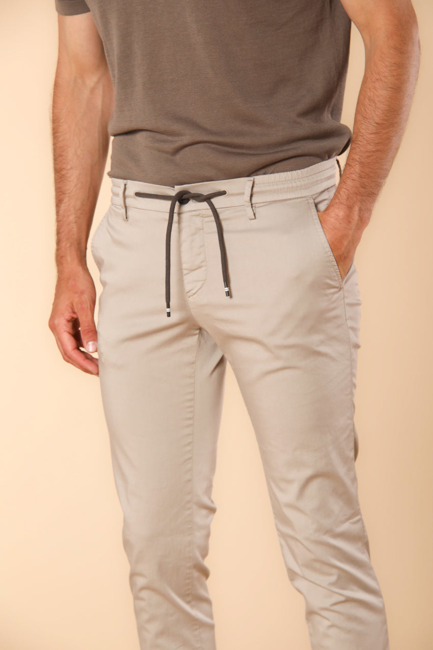 Milano Jogger Travel Herren Chino Jogger aus technischem Satin Travel Stretch Extra Slim