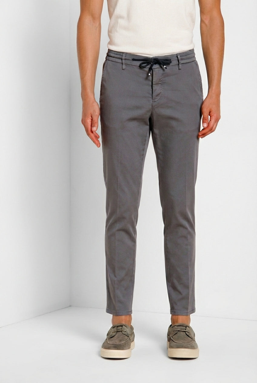 Milano Jogger Travel pantalone chino uomo in raso tecnico travel stretch extra slim fit
