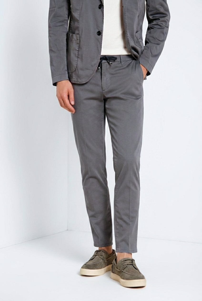 Milano Jogger Travel pantalone chino uomo in raso tecnico travel stretch extra slim fit