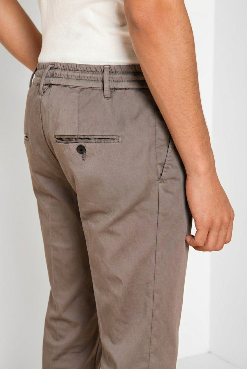 Milano Jogger Travel pantalone chino uomo in raso tecnico travel stretch extra slim fit