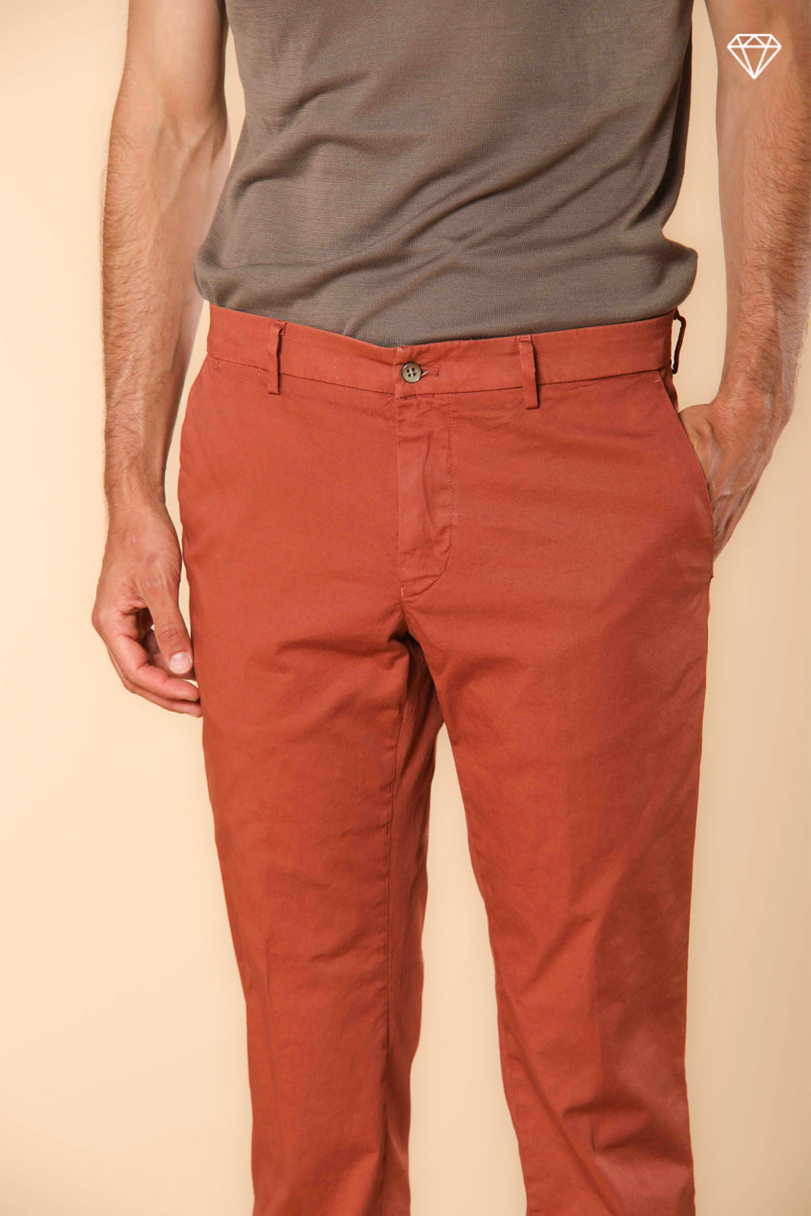 New York Herren Chino Hose aus Stretch-Satin Regular Fit ①