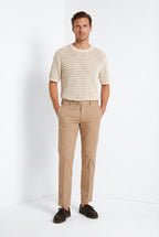Dettaglio pantalone chino uomo New York Mason's beige medio in gabardina stretch SS26