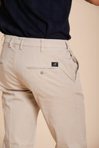 New York Hose Chino Herren aus Stretch-Gabardine regular fit ①