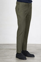 New York men’s chino pants in cotton and cashmere twill with regular fit
