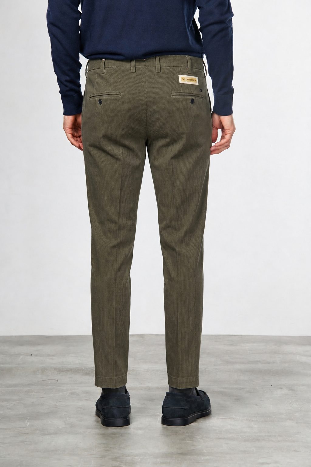 New York men’s chino pants in cotton and cashmere twill with regular fit

