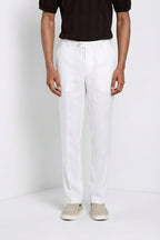 Pantalone chino uomo New York Icon Flex Mason's bianco in twill regular fit, vista frontale su modello SS26