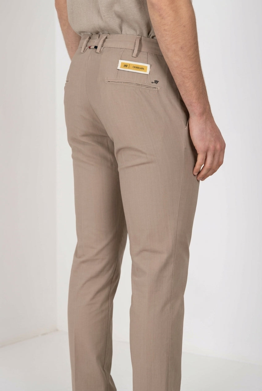 Dettaglio vita pantalone chino uomo New York Mason's beige in twill SS26