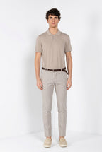 Pantalone chino uomo Milano Mason's beige chiaro in resca slim fit, vista frontale su modello SS26