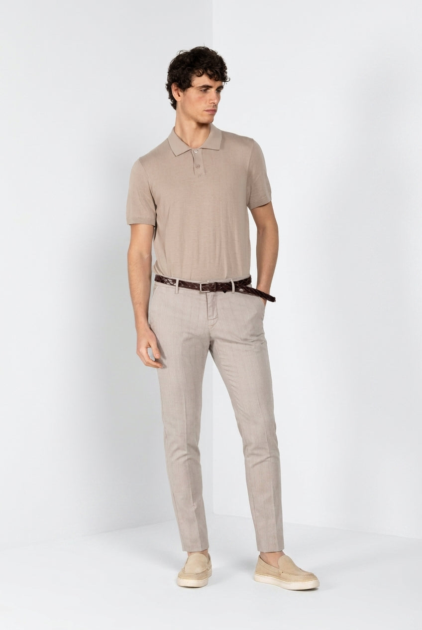 Dettaglio pantalone chino uomo Milano Mason's beige chiaro in resca SS26