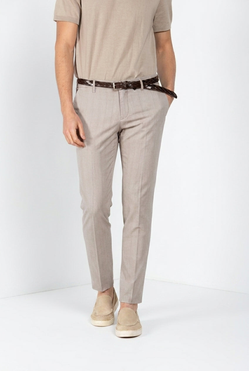 Dettaglio tasca pantalone chino uomo Milano Mason's beige chiaro in resca SS26